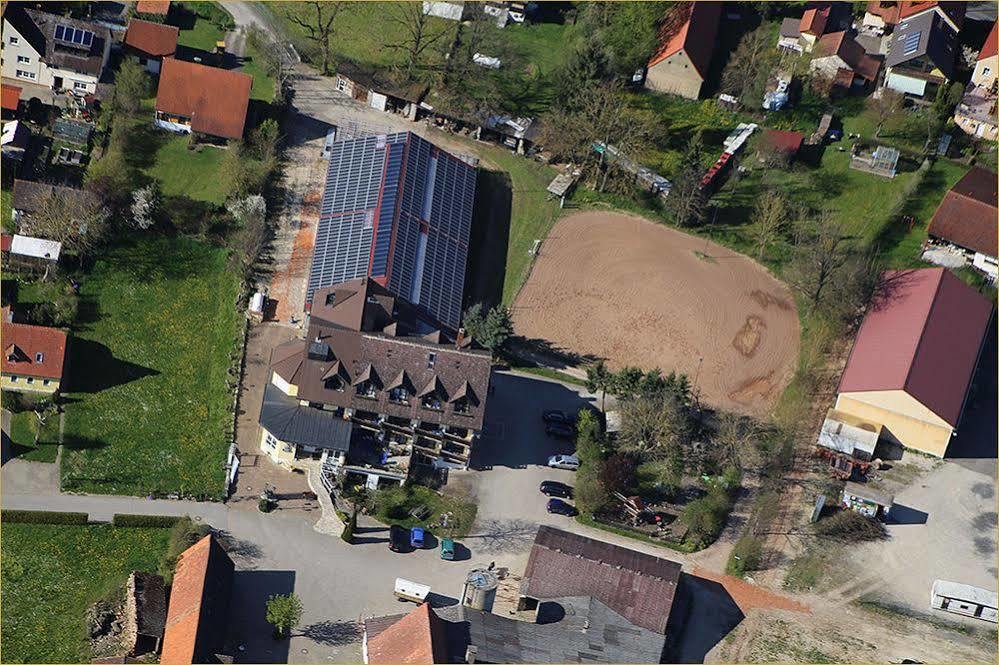 Bauernhof Reiterhof-altmühlsee公司